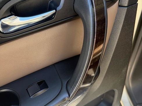 Used 2015 GMC Acadia SLT FWD image 27