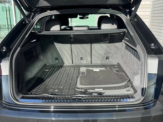 Certified 2025 Audi Q8 Premium Plus w/ Premium Plus Package AWD/4WD image 19