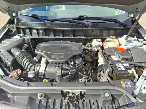 Used 2018 Cadillac XT5 Luxury w/ LPO, Wheel Lock Package image 30