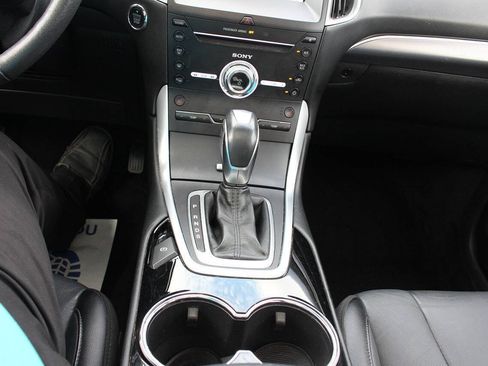 Used 2018 Ford Edge Titanium w/ Technology Package image 15