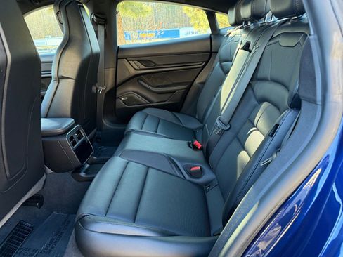 Used 2022 Porsche Taycan image 38