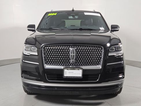 Used 2024 Lincoln Navigator Premiere image 8