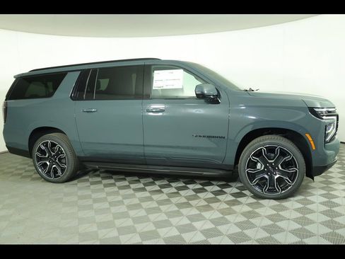 New 2026 Chevrolet Suburban RST w/ Advanced Technology Package AWD/4WD image 13