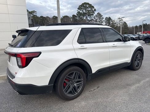 Used 2025 Ford Explorer ST w/ Sun And Sound Package image 5