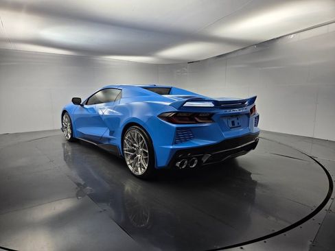 Used 2023 Chevrolet Corvette Stingray Premium Conv w/ Z51 Performance Package RWD image 6