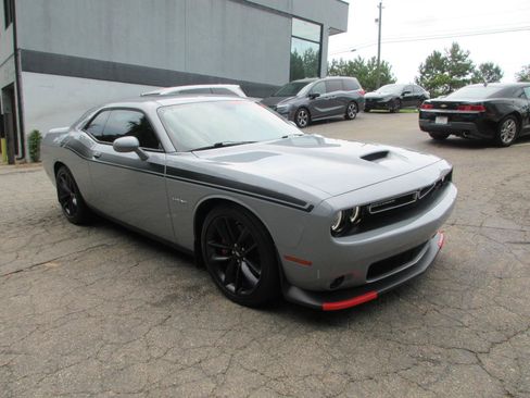 Used 2022 Dodge Challenger R/T w/ Performance Handling Group RWD image 3