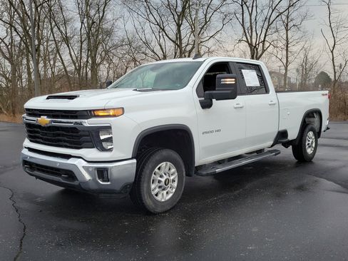 Used 2025 Chevrolet Silverado 2500 LT w/ Safety Package image 2