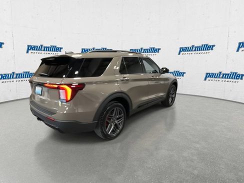 Used 2026 Ford Explorer ST-Line w/ ST-Line Street Pack AWD/4WD image 11
