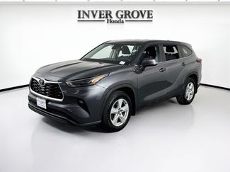 Used 2023 Toyota Highlander LE AWD/4WD video 1
