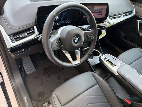 Used 2026 BMW X1 xDrive28i w/ Technology Package AWD/4WD image 4