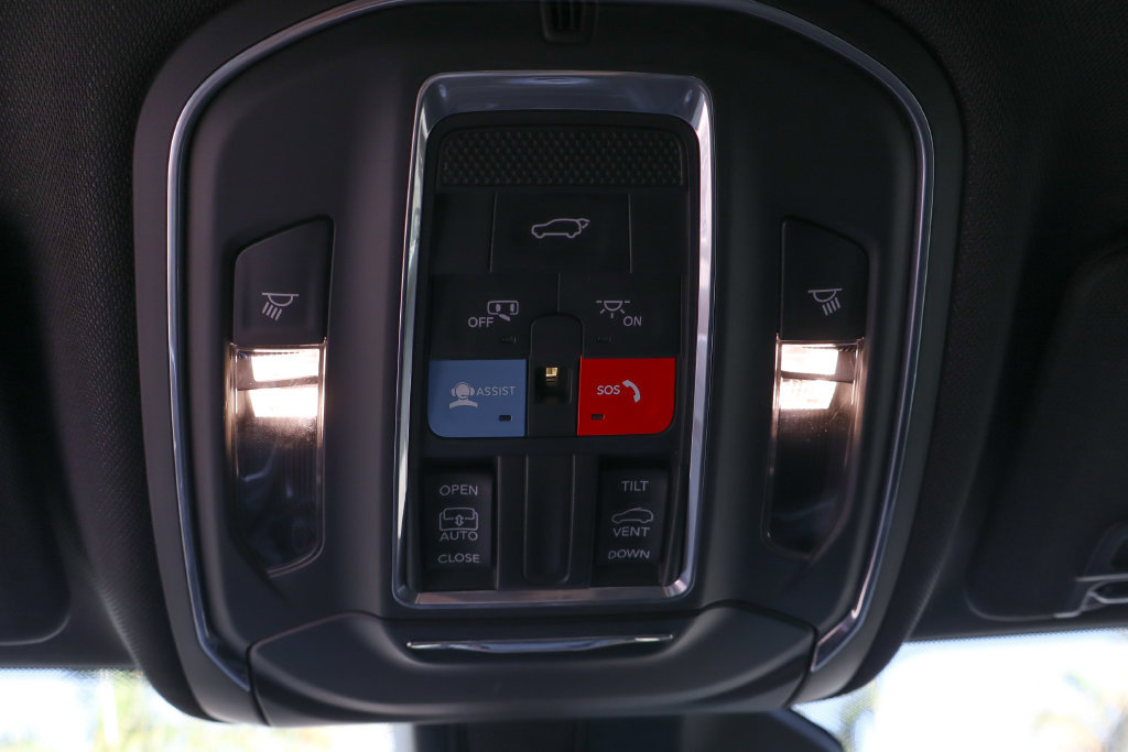 Used 2024 Jeep Grand Cherokee Altitude RWD image 27