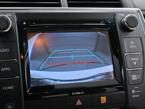 Used 2017 Toyota Camry XLE image 20