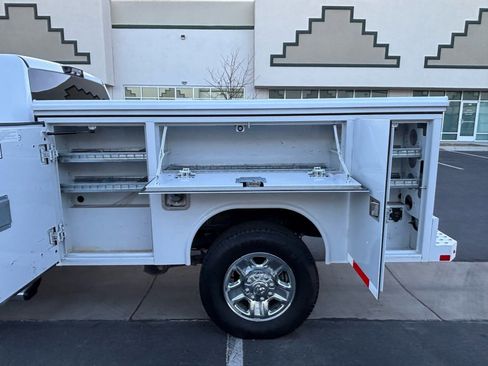 Used 2022 RAM 2500 Tradesman w/ Safety Group image 18