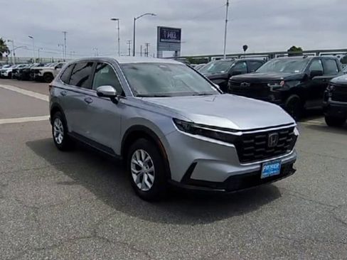 Used 2025 Honda CR-V LX image 2