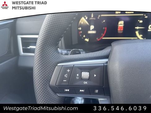 New 2026 Mitsubishi Outlander SE image 18