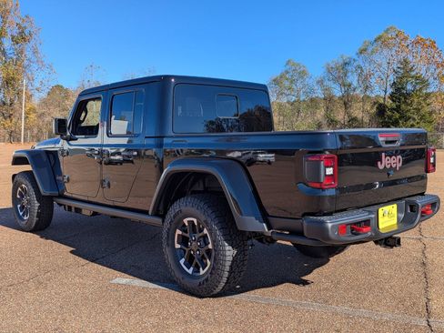 New 2026 Jeep Gladiator Rubicon w/ Safety Group AWD/4WD image 2