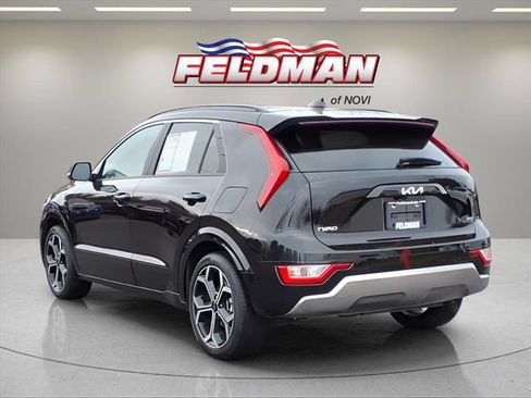 Used 2024 Kia Niro EX Touring FWD image 3
