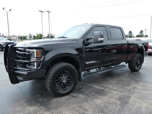 Used 2022 Ford F250 Lariat w/ Black Appearance Package AWD/4WD image 8