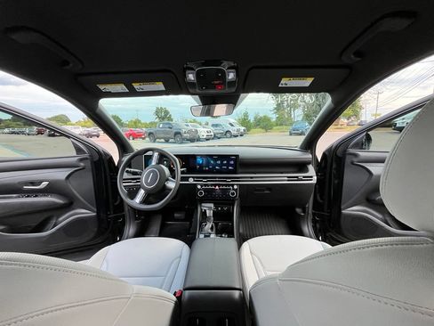 Used 2025 Hyundai Santa Cruz SEL AWD/4WD image 13