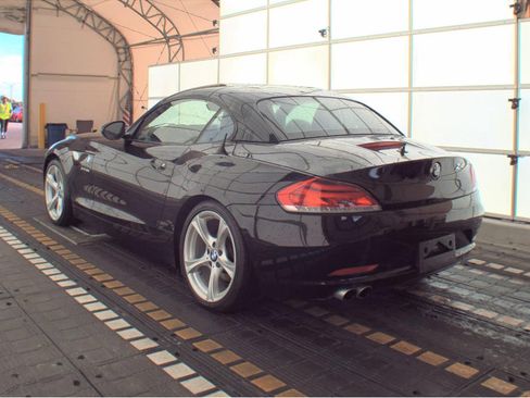 Used 2011 BMW Z4 sDrive30i w/ Sport Pkg image 2