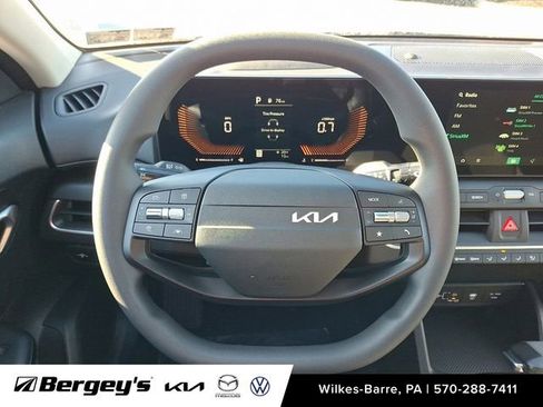 Used 2025 Kia K4 FWD image 14