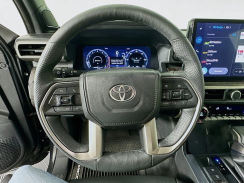 Certified 2025 Toyota Tacoma Limited AWD/4WD image 11