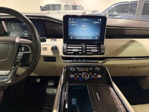 Used 2019 Lincoln Navigator L Reserve AWD/4WD image 24
