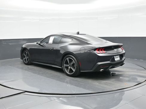 Used 2024 Ford Mustang Coupe image 2