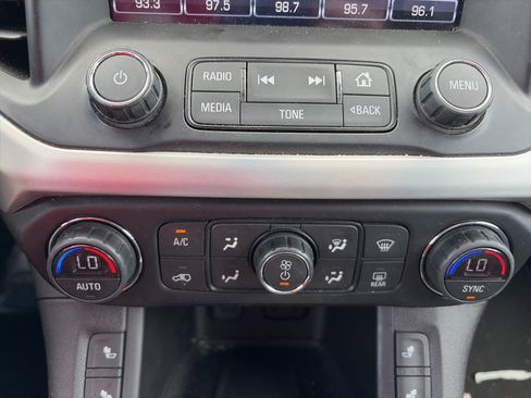 Used 2019 GMC Acadia SLT image 17