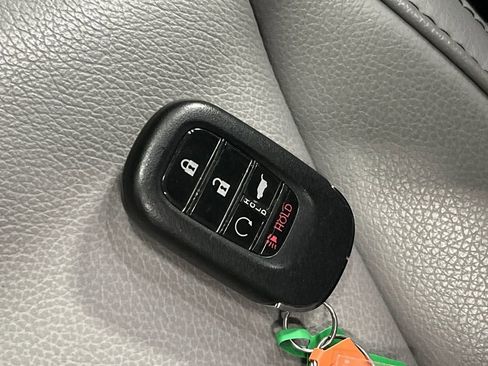 Used 2024 Honda Pilot Touring image 28