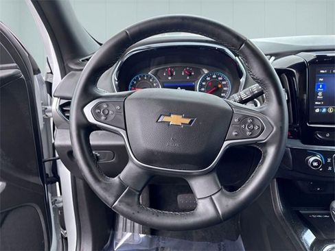 Used 2023 Chevrolet Traverse LT image 16