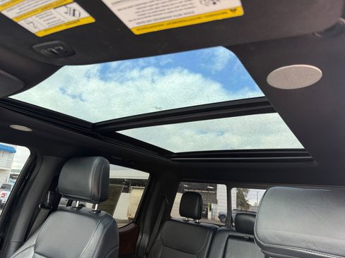 Used 2022 Ford F150 Lariat w/ Equipment Group 502A High image 33