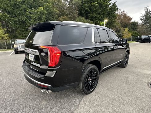 Used 2023 GMC Yukon Denali w/ Denali Reserve Package image 10
