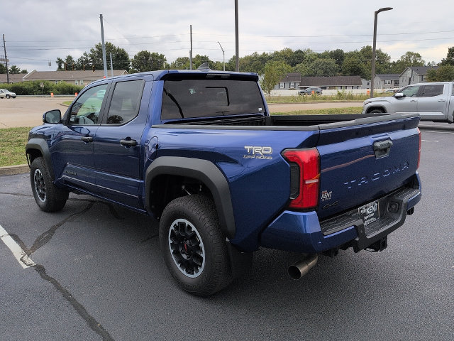 Used 2024 Toyota Tacoma TRD Off-Road w/ TRD Off Road Upgrade Package AWD/4WD image 5
