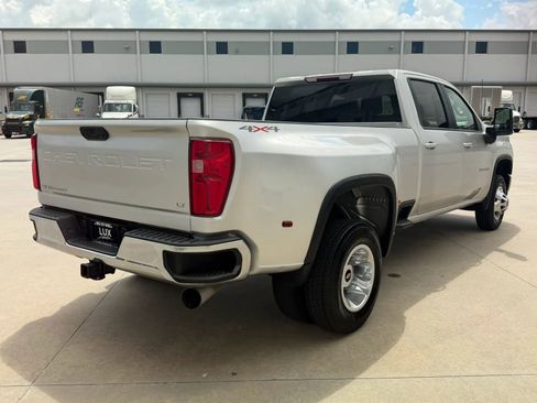 Used 2022 Chevrolet Silverado 3500 LT w/ Convenience Package AWD/4WD image 8
