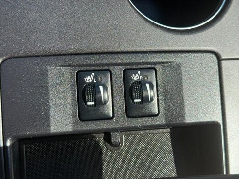 Used 2017 Toyota Camry XLE w/ Advanced Technology Package FWD image 29