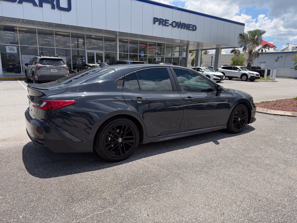 Used 2025 Toyota Camry SE FWD image 3