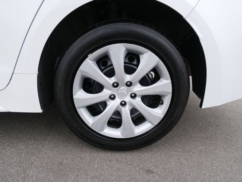 Used 2023 Toyota Corolla LE image 12