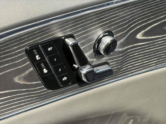 Used 2025 Cadillac Lyriq Luxury AWD/4WD image 20