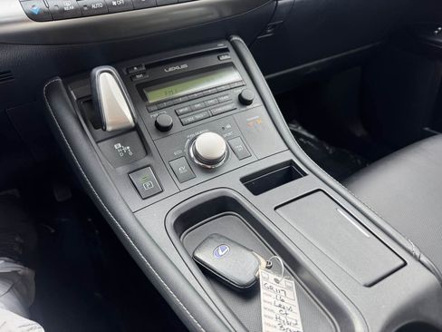 Used 2016 Lexus CT 200h w/ Accessory Package image 15