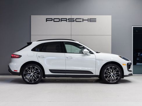 Certified 2023 Porsche Macan AWD/4WD image 8