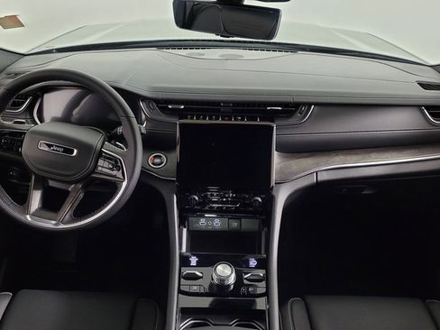 New 2025 Jeep Grand Cherokee L Overland w/ Luxury Tech Group IV image 43