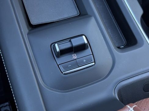 Used 2024 GMC Sierra 3500 Denali Ultimate image 19