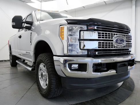Used 2017 Ford F250 XLT w/ XLT Value Package AWD/4WD image 42