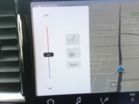 Used 2024 Chrysler Pacifica Select image 26