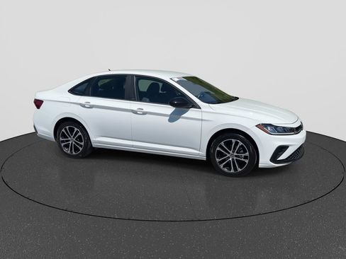Used 2025 Volkswagen Jetta Sport FWD image 2