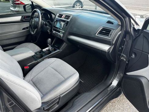 Used 2019 Subaru Outback 2.5i AWD/4WD image 15