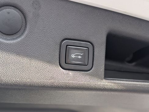 Used 2020 Chevrolet Equinox LT image 39