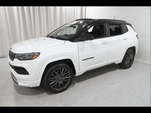 Used 2023 Jeep Compass High Altitude AWD/4WD image 3