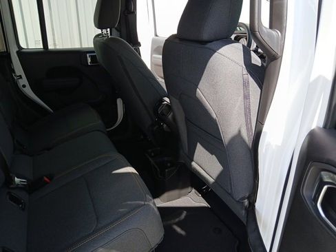 New 2025 Jeep Gladiator Sport image 25